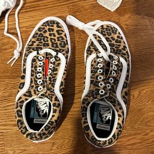 NWT Custommade Leopard VANS!